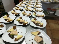 assiette de foie gras chutney  et duo de pain