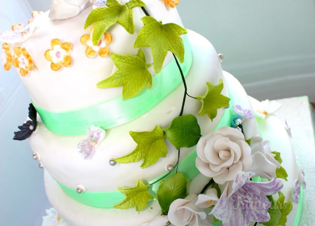 Wedding cake vert/ blanc