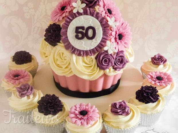 gâteau + cupcakes thème fleurs