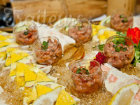 pyramide de rouget safrané et le tartare de saumon aux pépites de chorizo