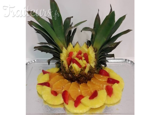Composition ananas, orange, fraise