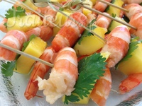 Mini-brochette crevette / mangue / coriandre