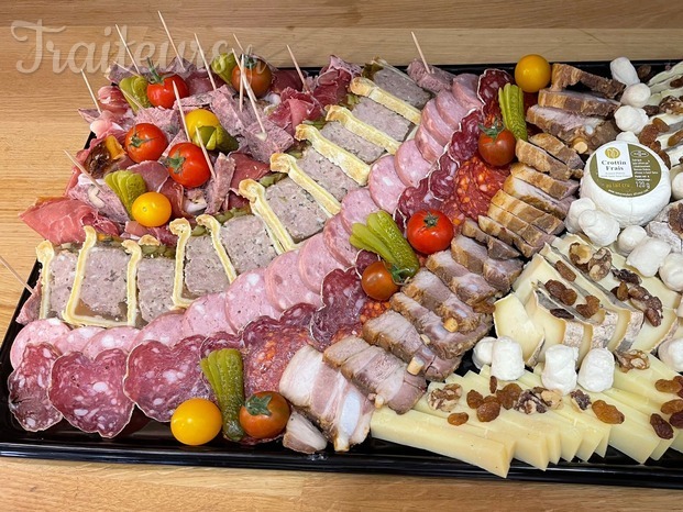 Plateau de charcuterie et fromages