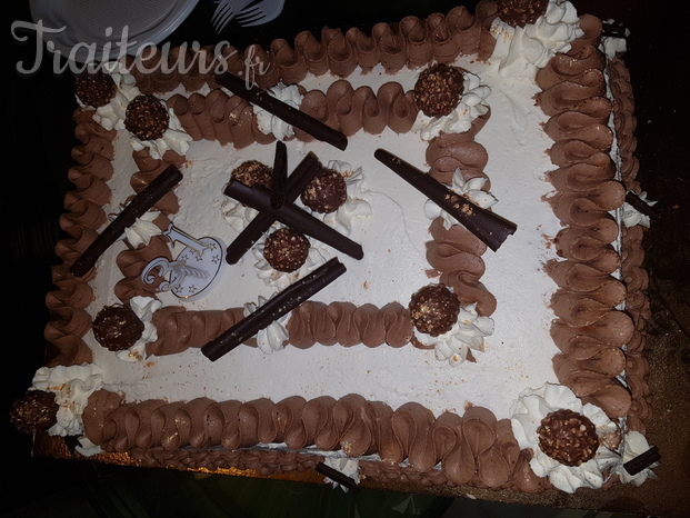 Gâteau d'anniversaire au praliné et Ferrero rocher