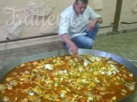 170 personnes, pour une paella Géante à la fête de MONFERRAN-SAVES