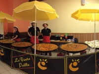 Paella géante en cuisson sous vos yeux