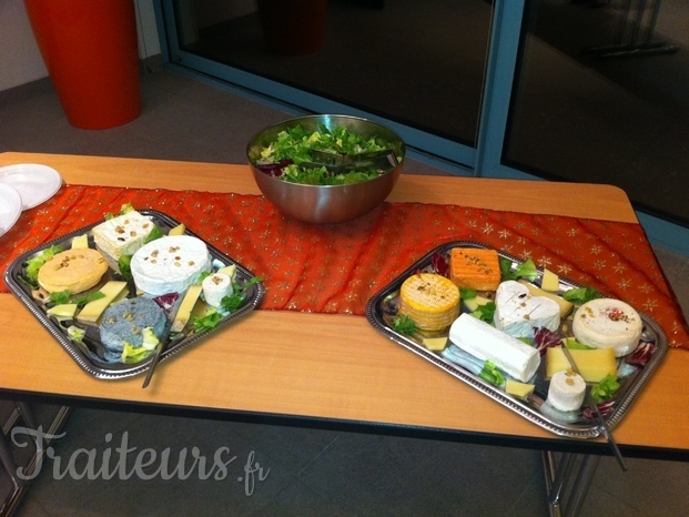 Buffet de Fromages au lait cru AOP et salade de jeunes pousses!!