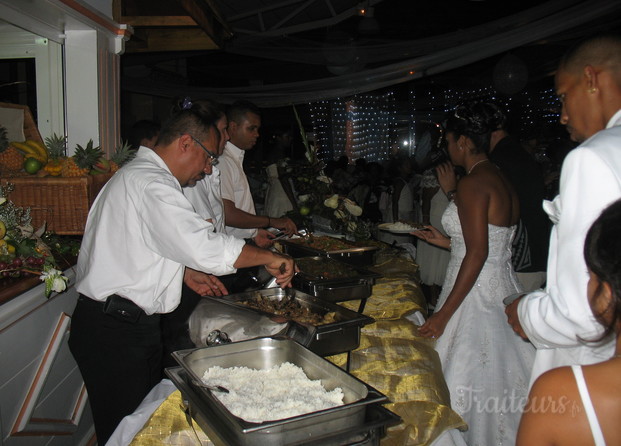 Service en buffet chaud mariage