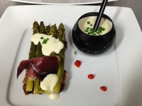 Asperges et leur sauce