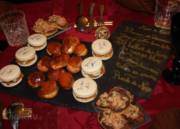 Apéritif de Noël choux, macarons et tartares