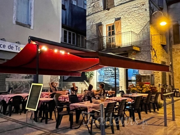terrasse restaurant.jpg