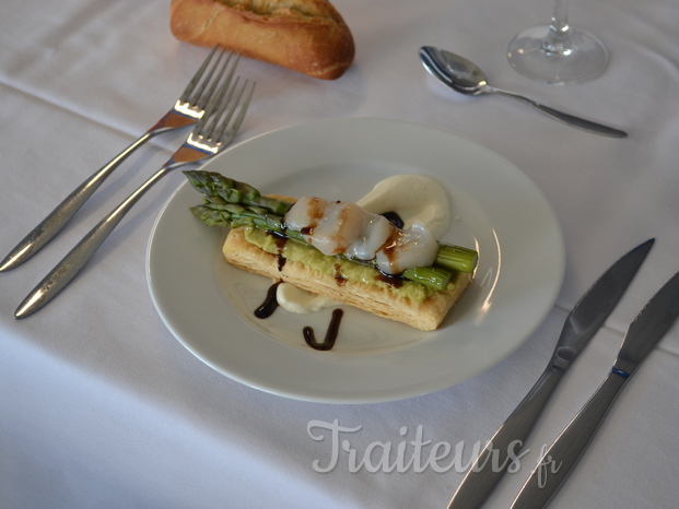 Carpaccio de St-Jacques aux asperges vertes