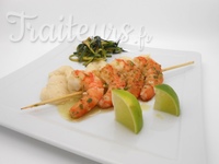 Brochette de gambas marinées, purée de céléry aux noisettes