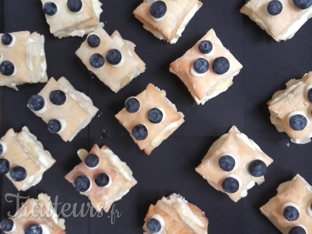 Millefeuilles à la crème d'amande et myrtilles