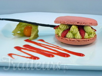 Macaronade framboise, mousseline pistache