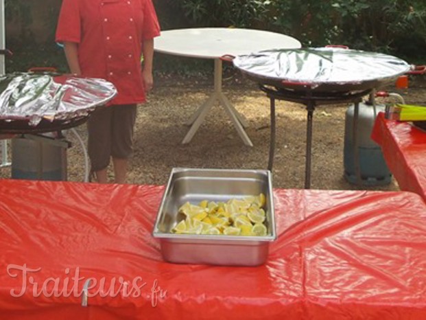 Lendemain de mariage, Paëlla traditionnelle 90 personnes.