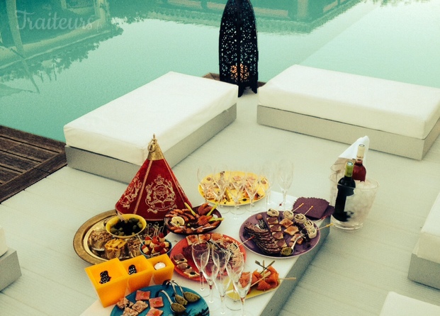 Apéritif dinatoire au bord de la piscine