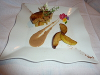 Escalope de foie gras poêlée et sa trilogie de pommes