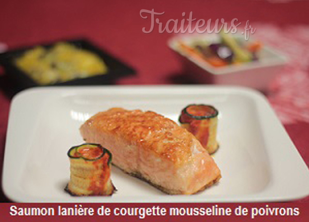 Saumon, lanières de courgettes et mousseline de poivron