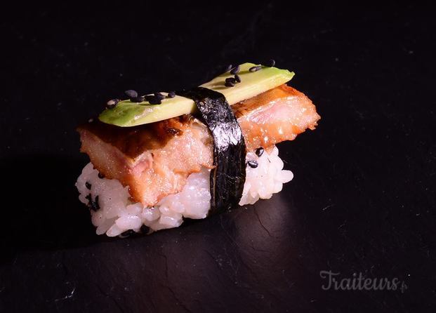 Sushi anguille avocat