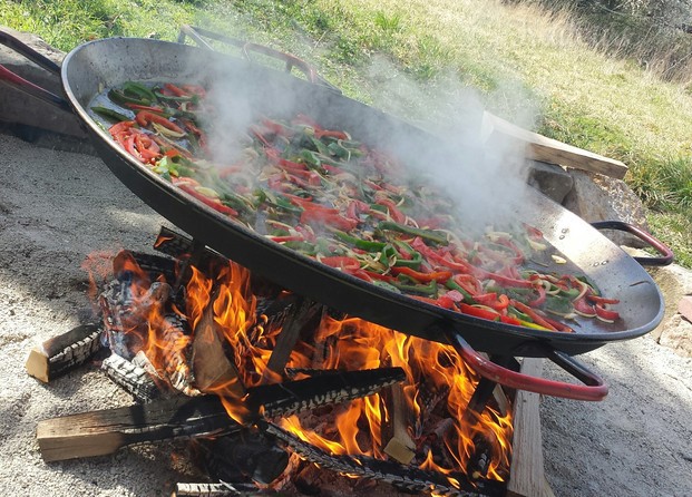 Paëlla au feu de bois