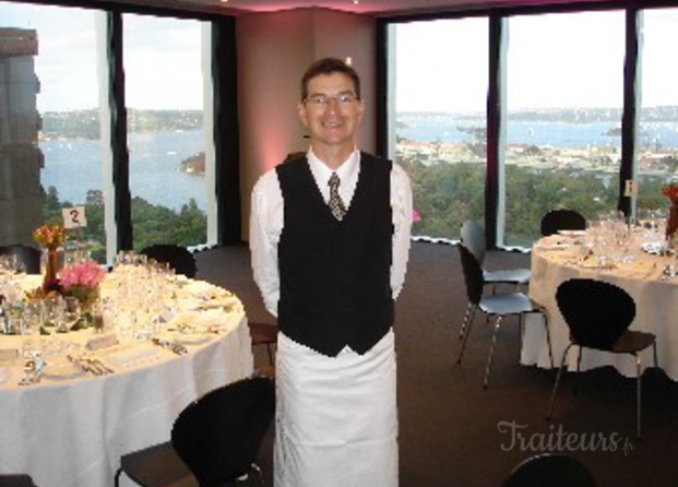 Frédéric Delaporte  dans la salle à manger de la Deutsche Bank dominant la baie de Sydney.