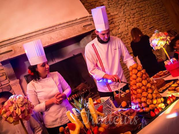 Buffet dessert lors d'un mariage