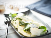 Carpaccio de pommes au miel et vinaigre de cidre, copeaux de tome et bleuets