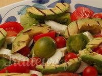 Salade de avocado grillé