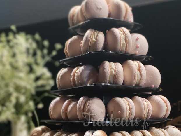 Pièce montée macarons.jpeg