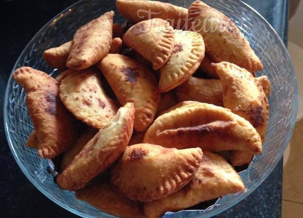 Beignets de patate douce fourrés à la noix de coco