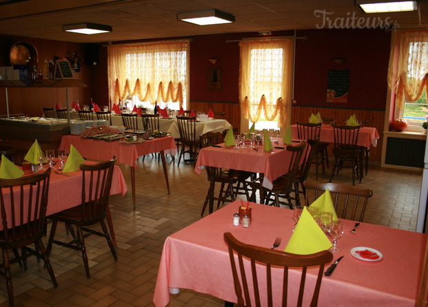 Salle de réception de taille moyenne