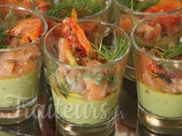 En buffet ! Verrine de crème d'avocat et saumon mariné